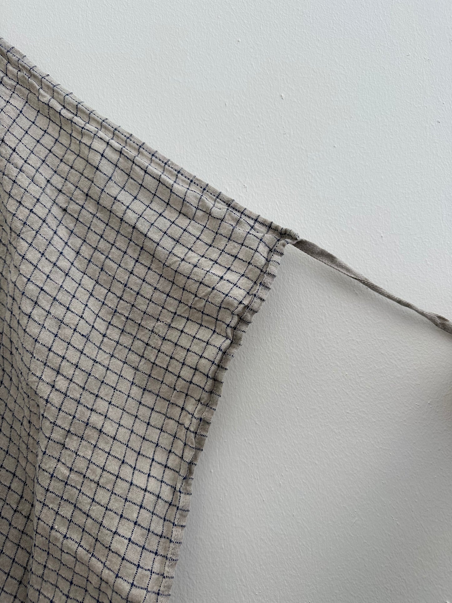 Viskestykke / Mini Forklæde i vasket hør, Natur med blå tern - Linge Particulier