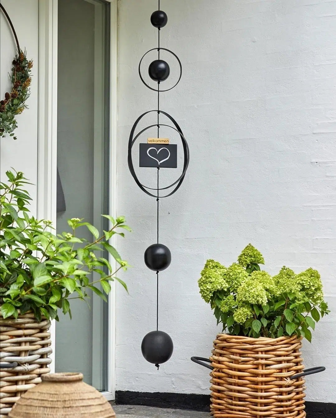 SNOREN Jern Kugle Black, Large - Nordic By Hand