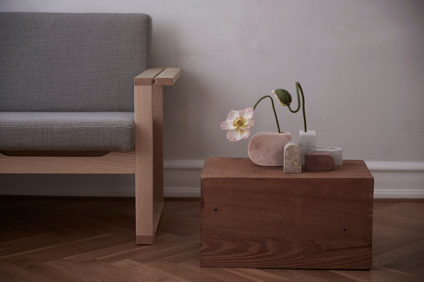 Living Objects nr. 5 - Hvid sten lysestage/vase FÓLK Reykjavik