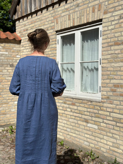 Aase kjole, Midnats blå - Linen by Krebs