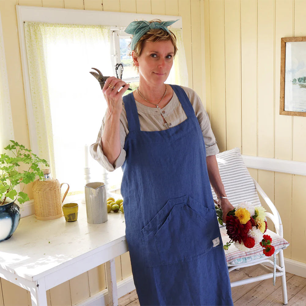 Flora Forklæde kraftig hør, Midnats blå - Linen By Krebs